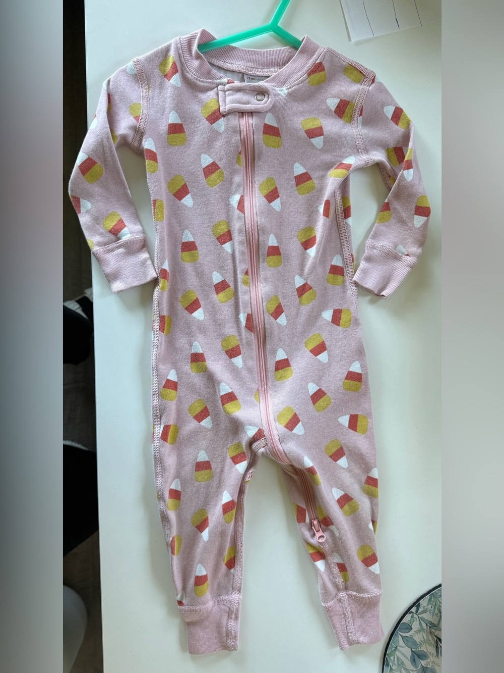 Hanna Andersson Pink Candy Corn Print One-Piece Footie, 12-18 months